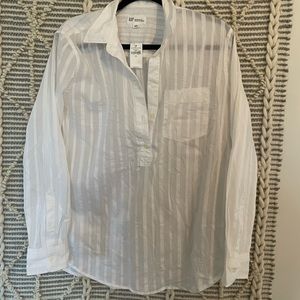 BNWT Gap Boyfriend fit blouse size medium